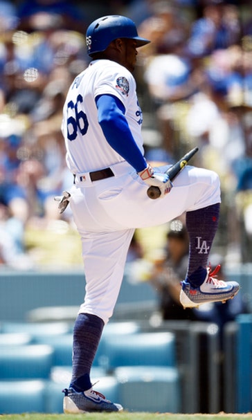 Muncy homers in 3rd straight game, Dodgers beat Braves 7-2